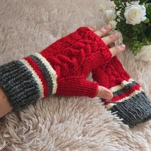 Canadiana Red and Gray Cable Handknit Fingerless Gloves Patons Classic 100% wool